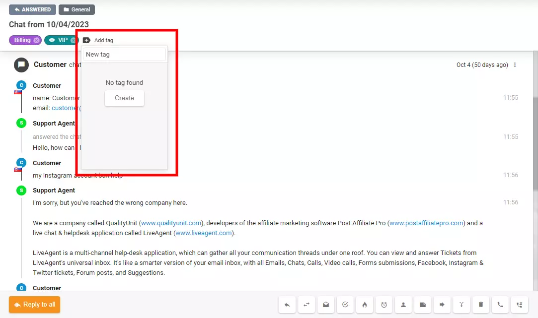 La imagen muestra cómo crear una nueva etiqueta directamente dentro de un ticket